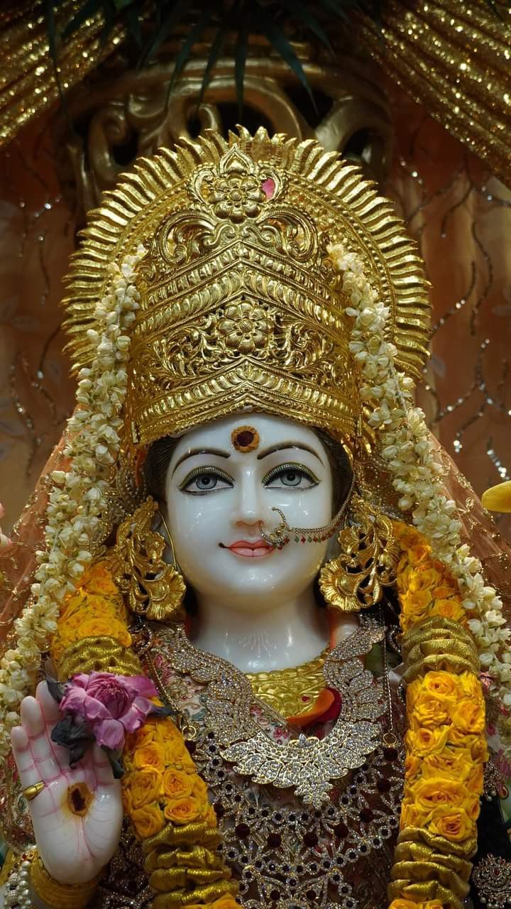 Close up of Ambe Maa\'s serene face