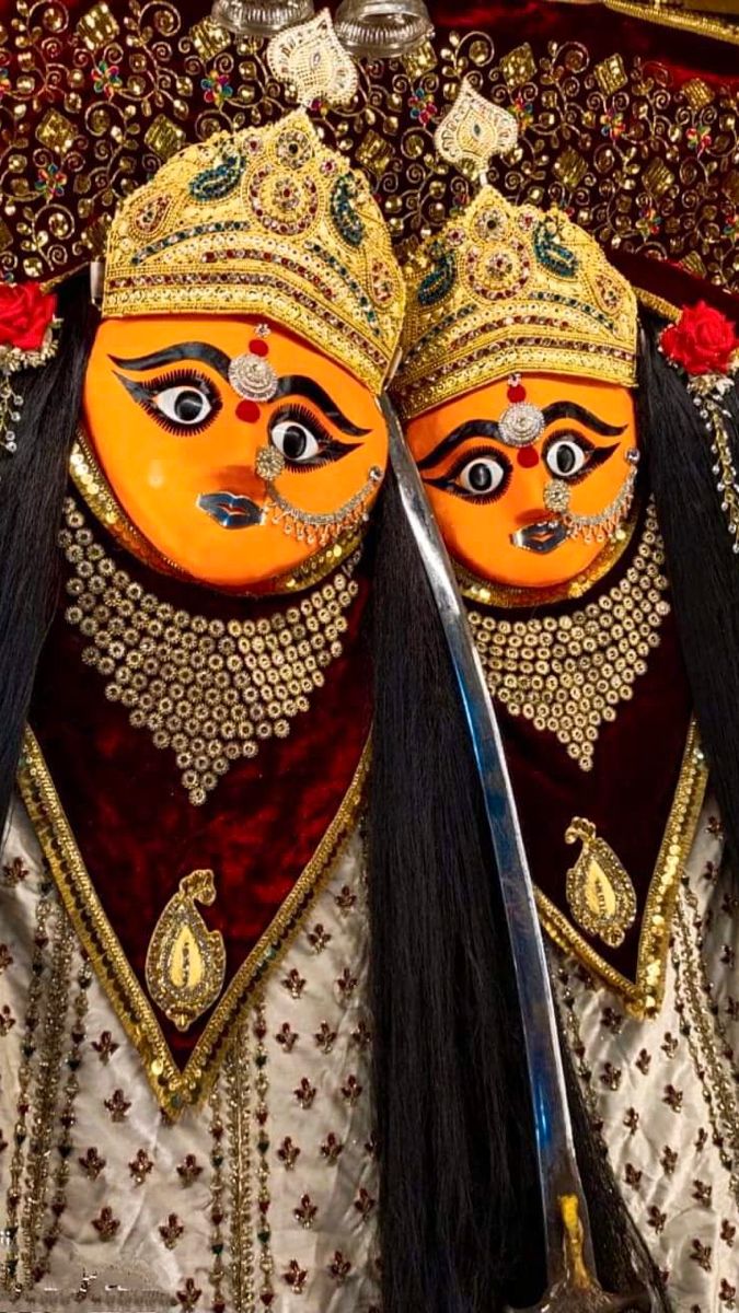 Close-up of Chamunda Maa’s radiant face.