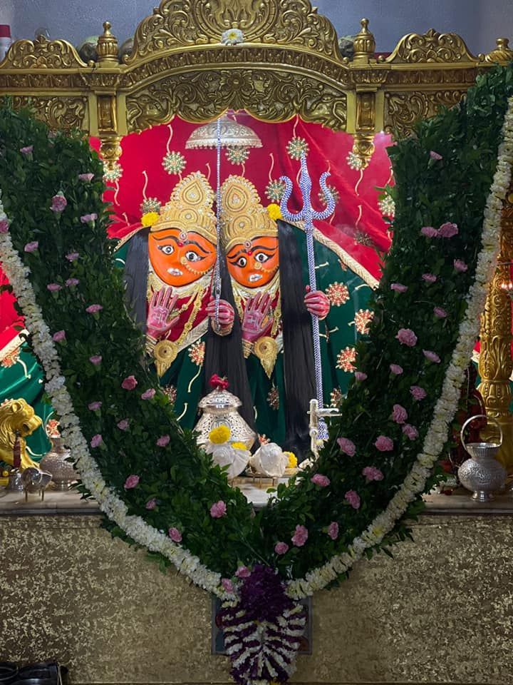 Chamunda Maa adorned with floral garland