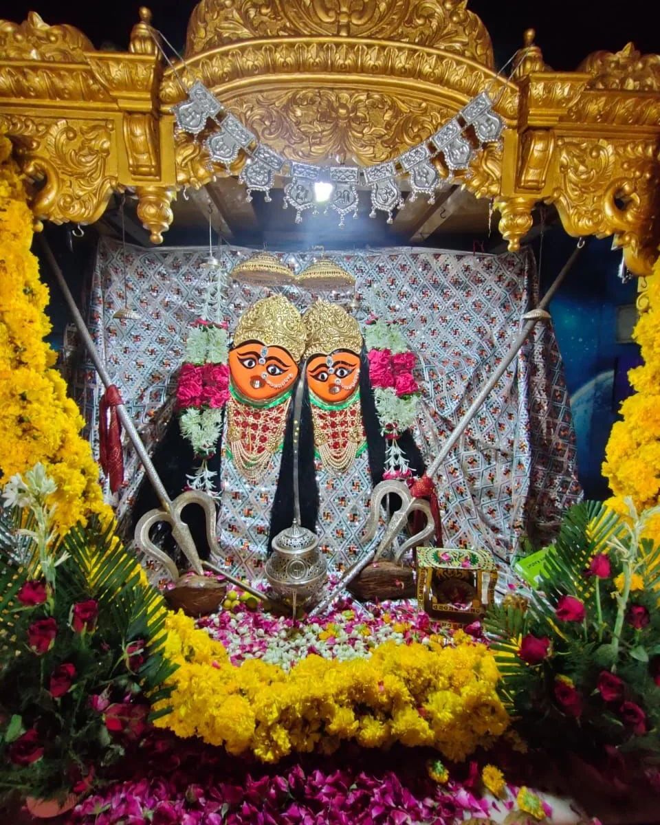 Chamunda Maa dual idol temple offering