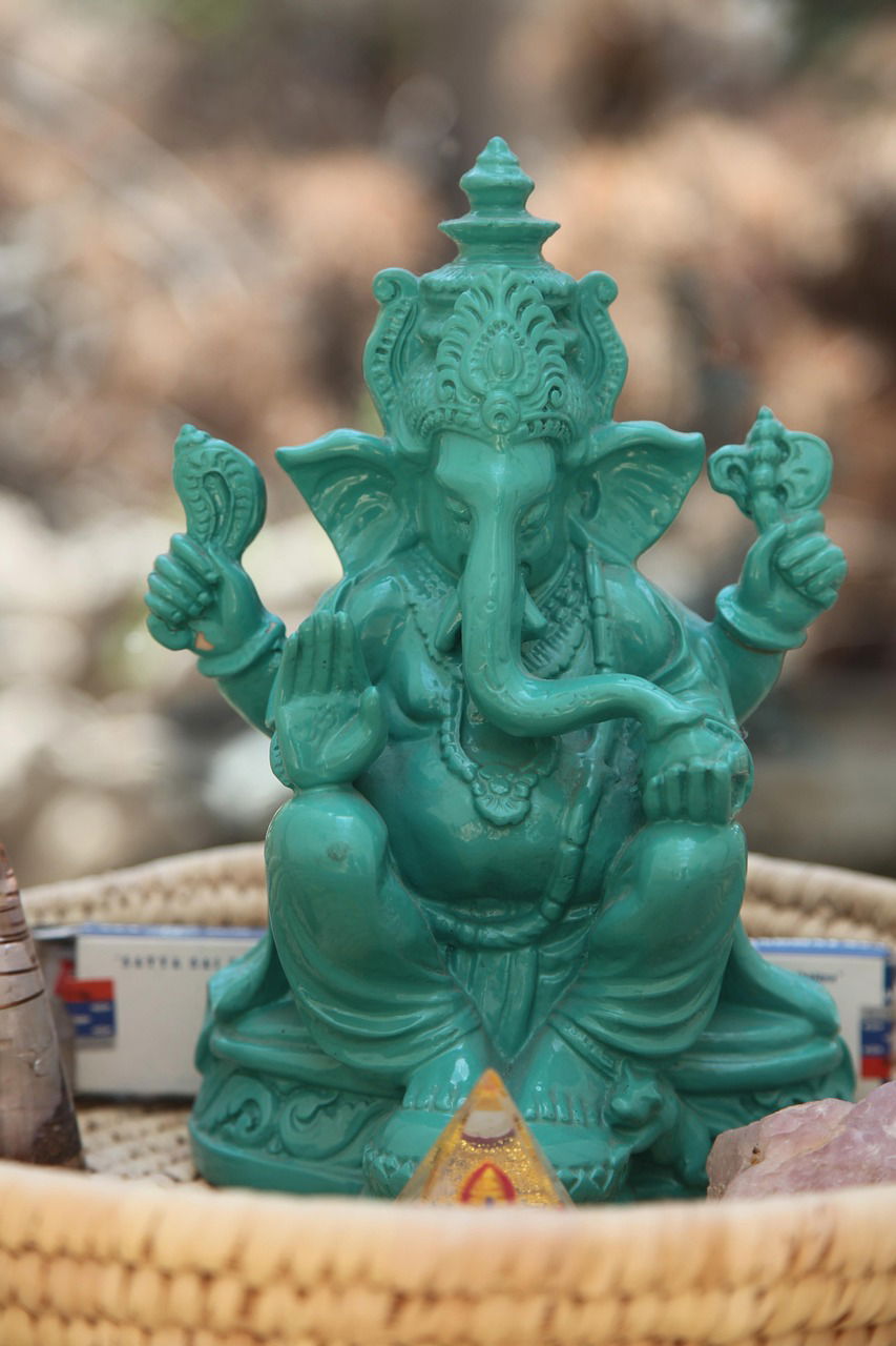 Green Ganesha idol for phone wallpaper