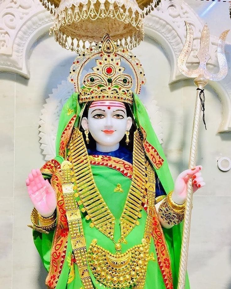 Khodiyar Maa statue with trident and crown