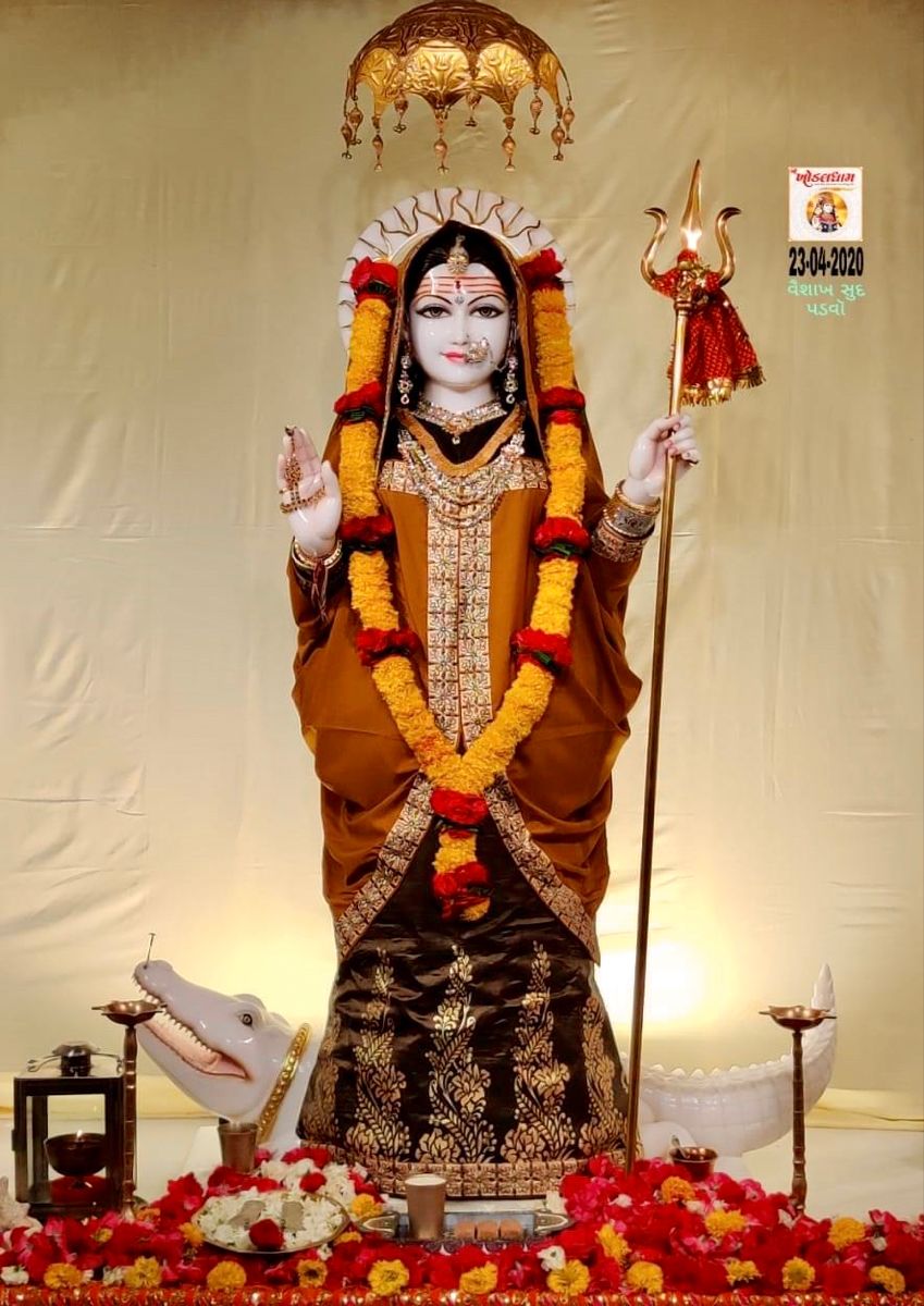 Khodiyar Maa holding a trident