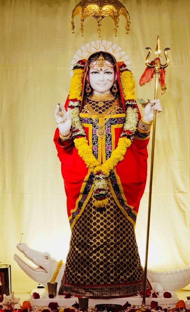 Khodiyar Maa with trident and blessings