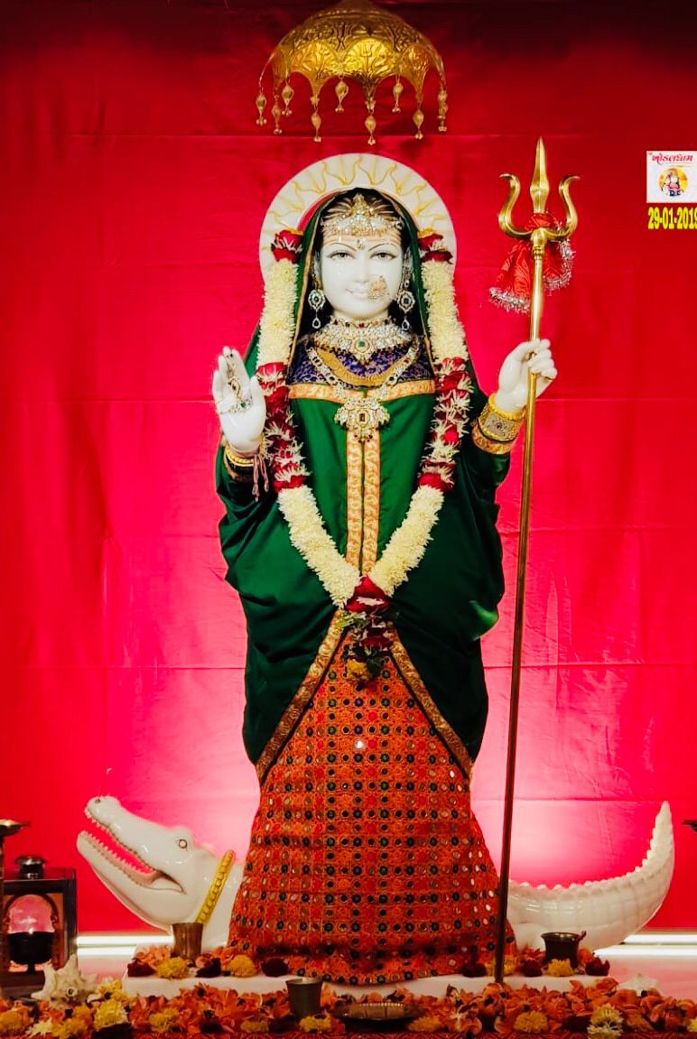 Khodiyar Maa with trident and blessings