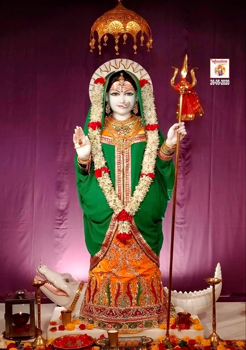 Khodiyar Maa with trident and flowers