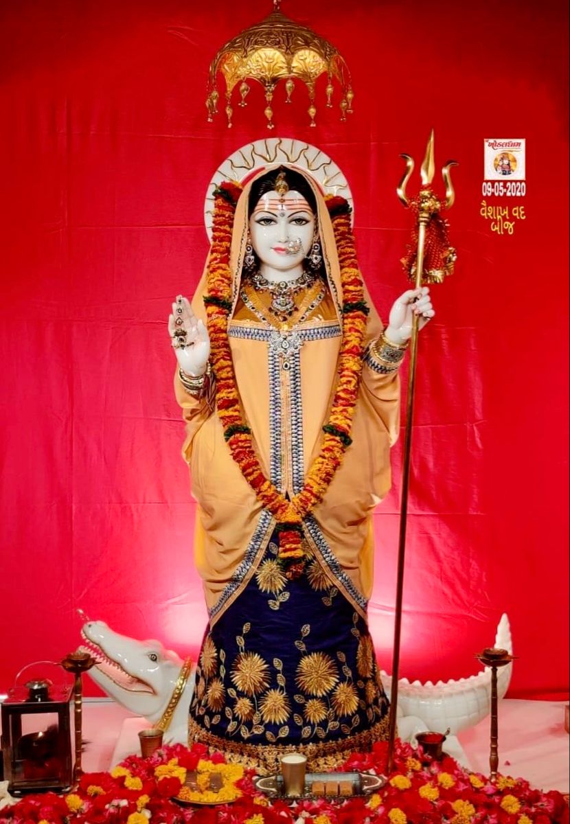 Khodiyar Maa statue in temple setting