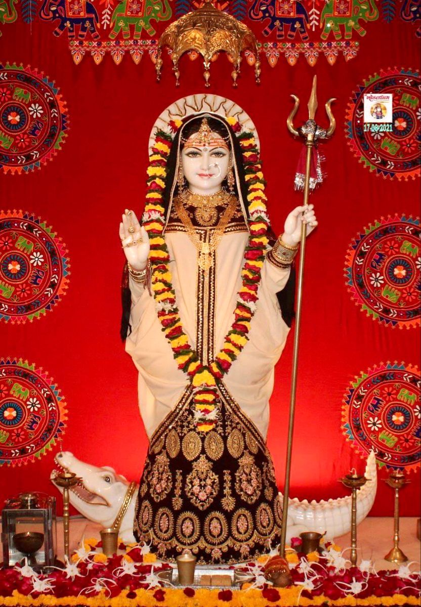 Khodiyar Maa idol with trident