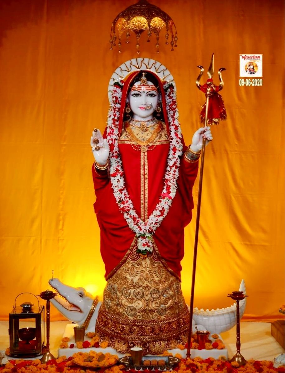 Khodiyar Maa with trident and red saree
