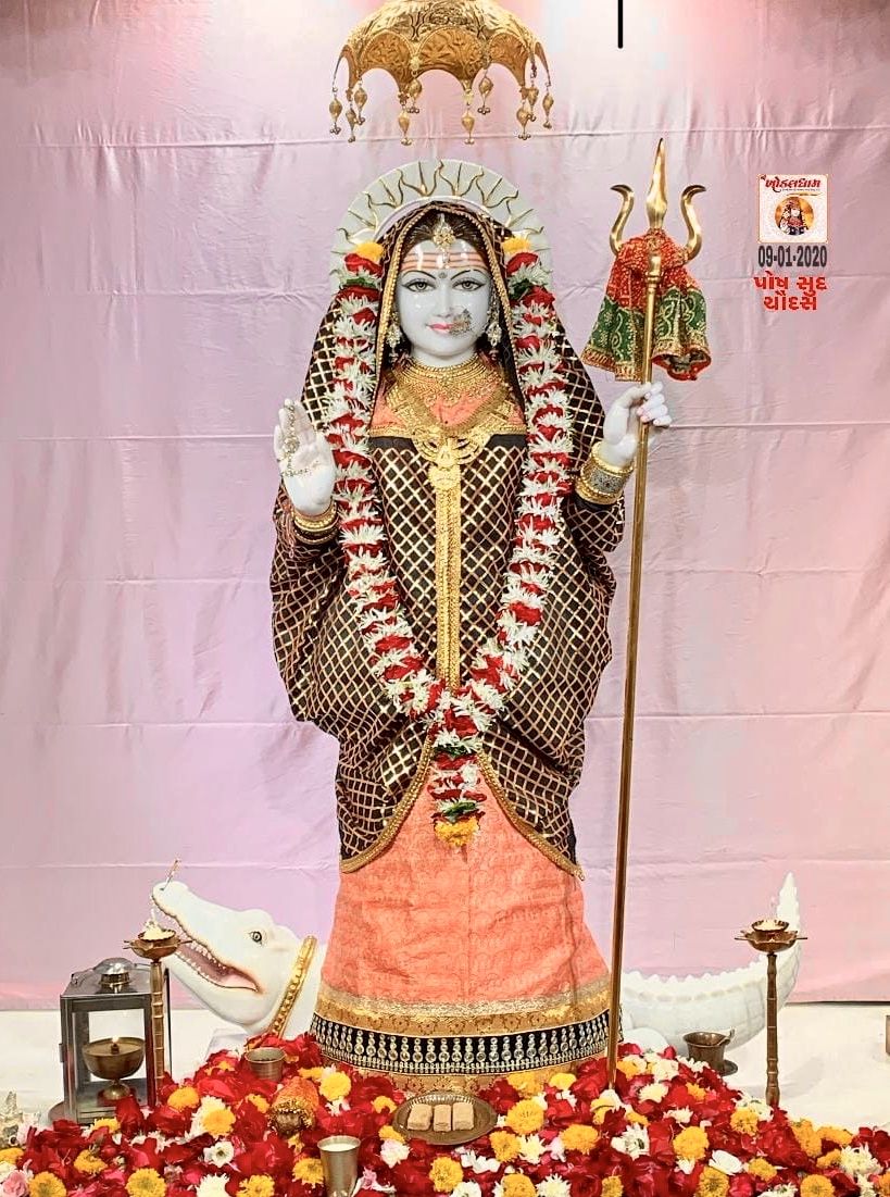 Khodiyar Maa statue with Trishul