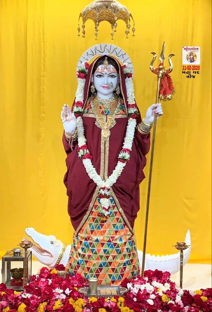 Khodiyar Maa with floral offerings