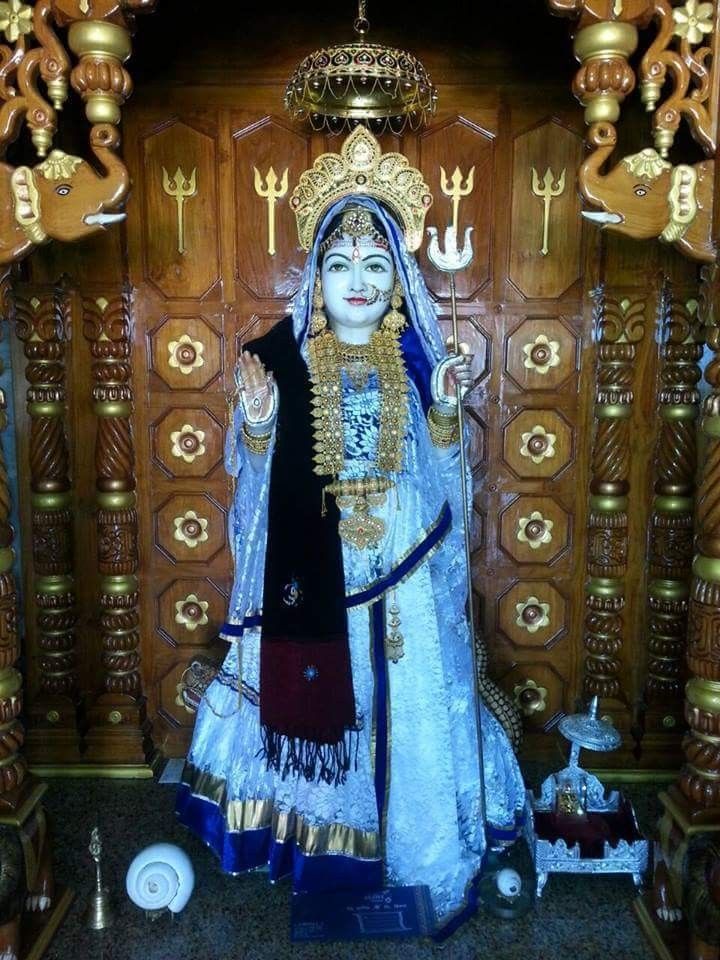 Khodiyar Maa idol in a temple setting