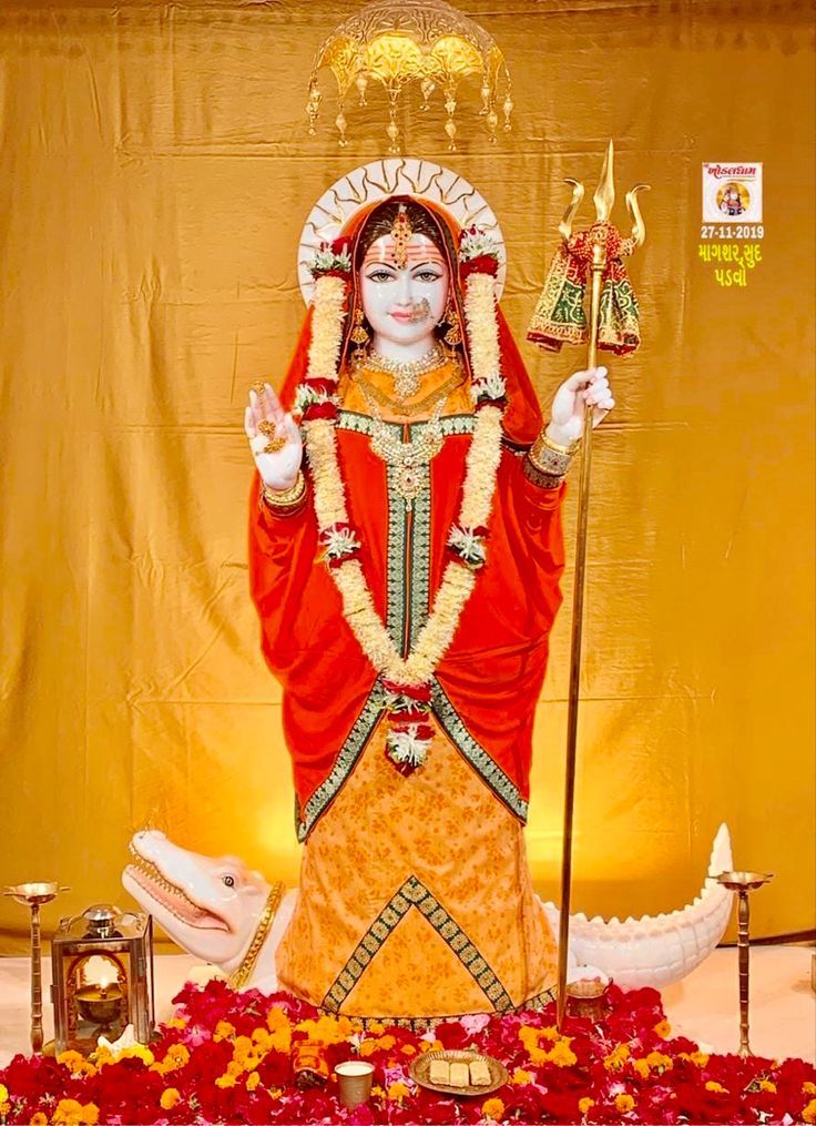 Khodiyar Maa statue with crocodile vahana