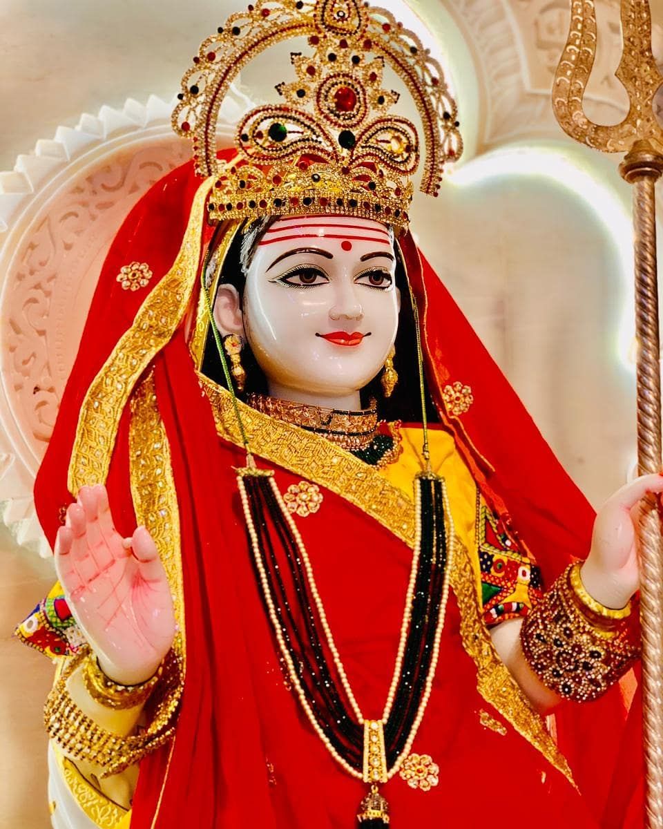 Khodiyar Maa statue in golden jewelry