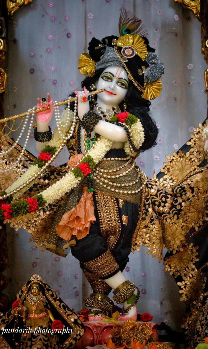 Krishna playing flute devotional wallpaper