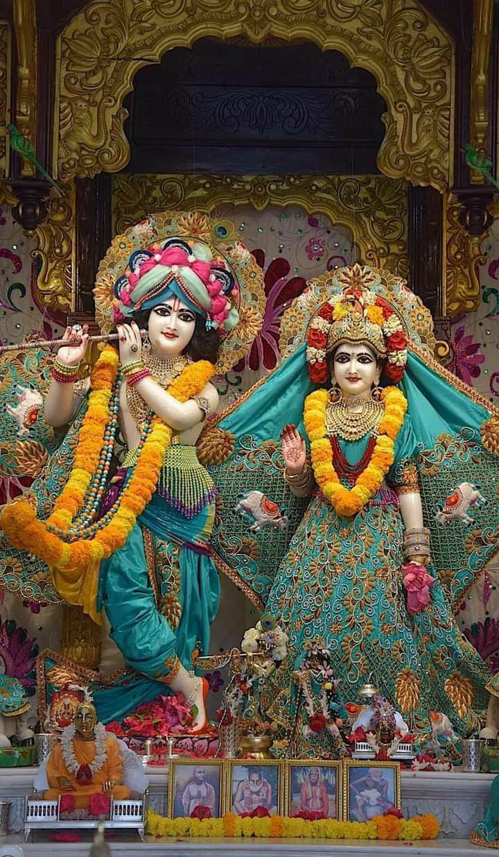 Krishna and Radha temple statue