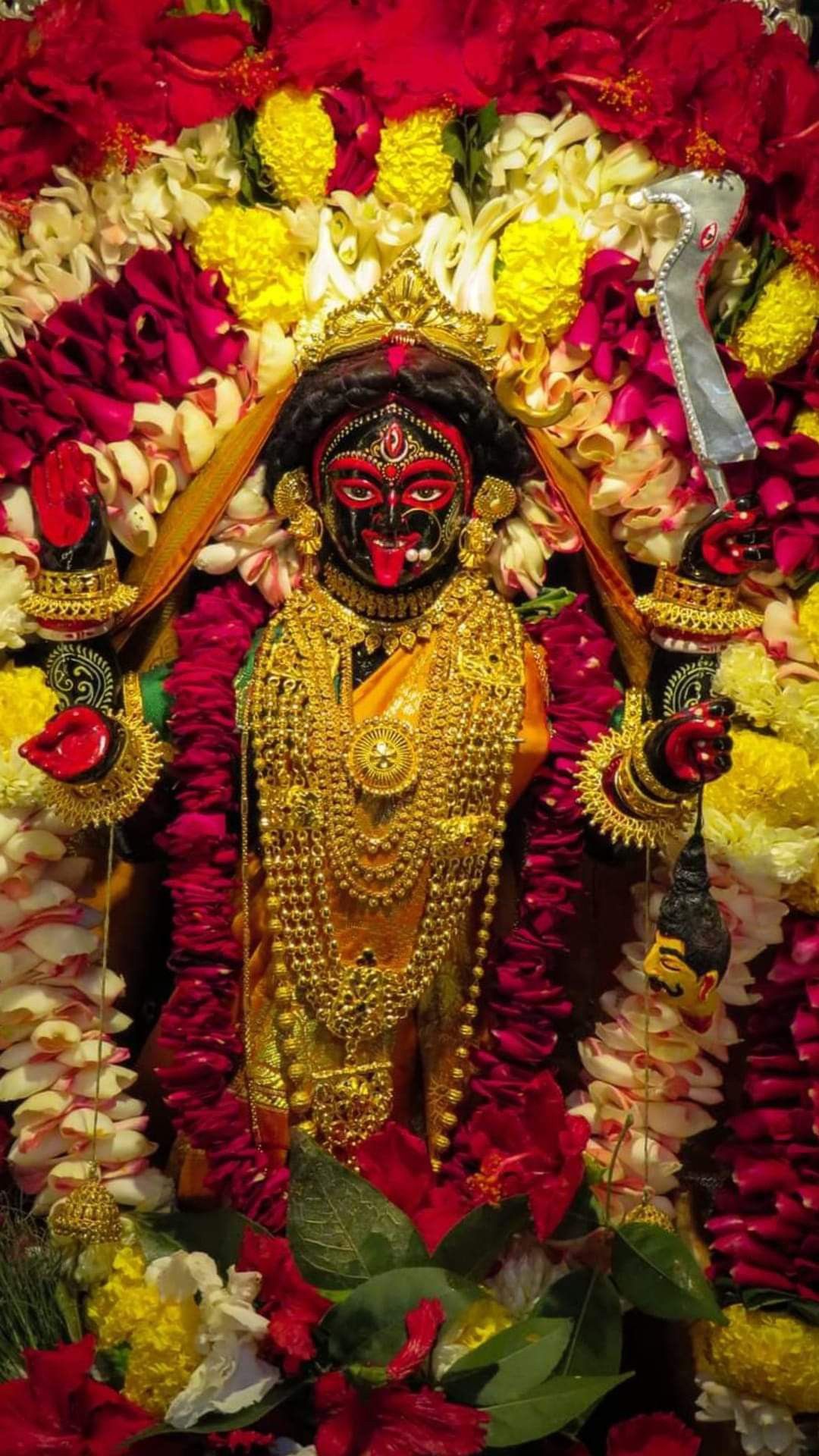 Mahakali Maa idol adorned with flowers