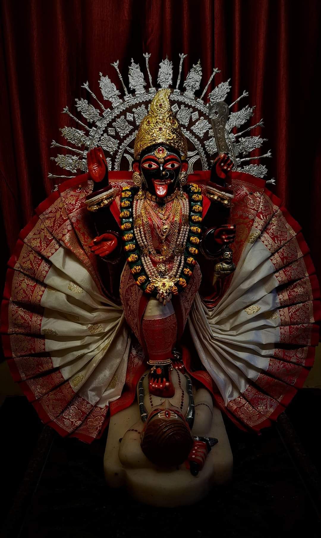 Mahakali Maa statue with silver crown