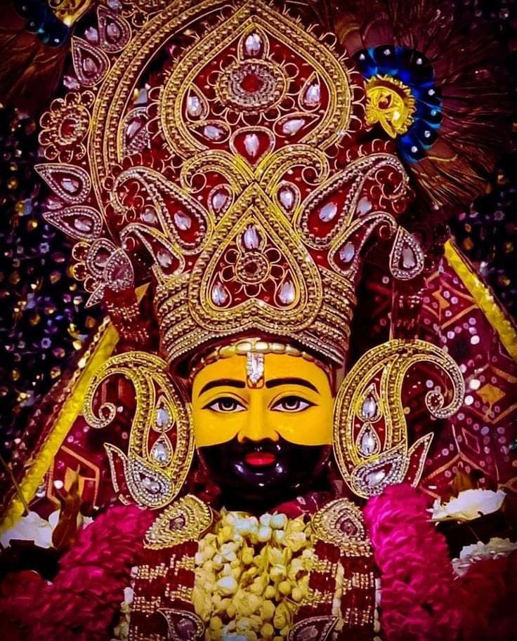 Close-up of Ramdevpir\'s face and crown