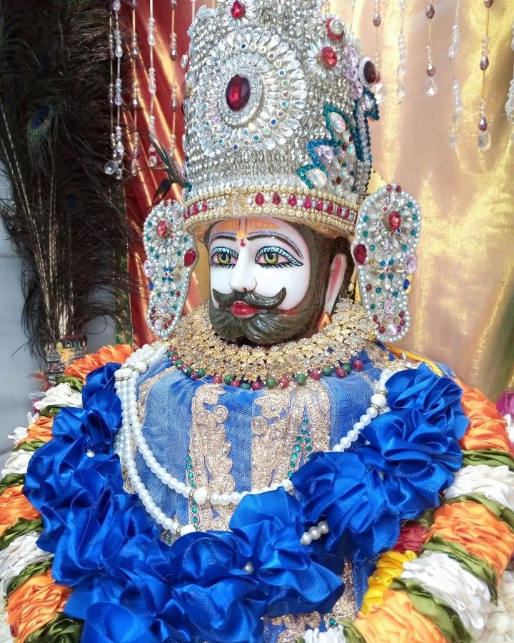 Close-up of Ramdevpir\'s face