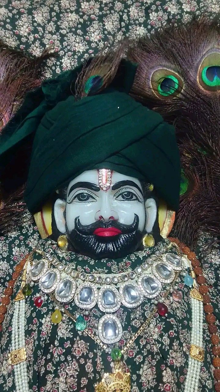 Ramdevpir portrait with regal turban
