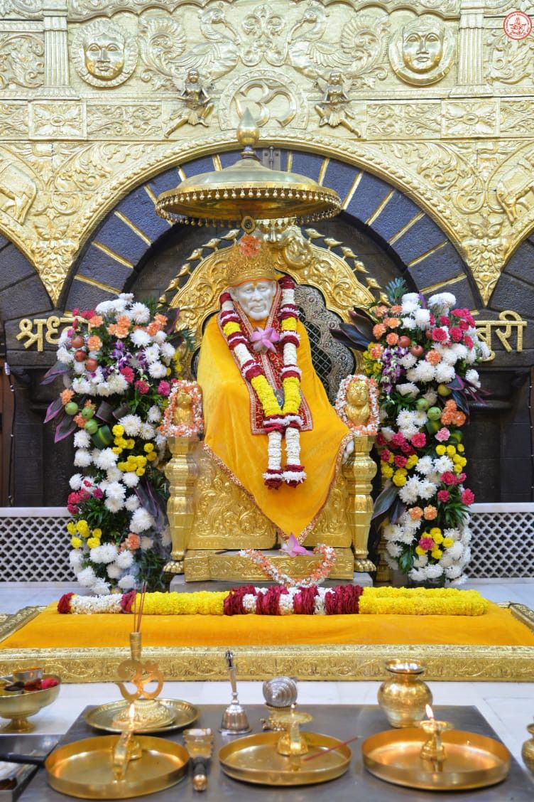 Sai Baba Shirdi temple golden murti