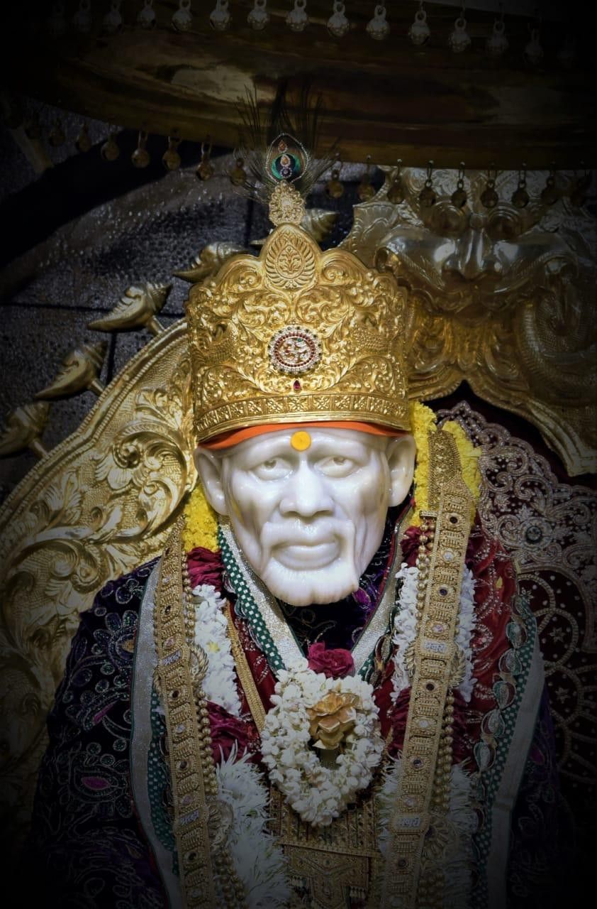 Sai Baba with golden crown, Shirdi