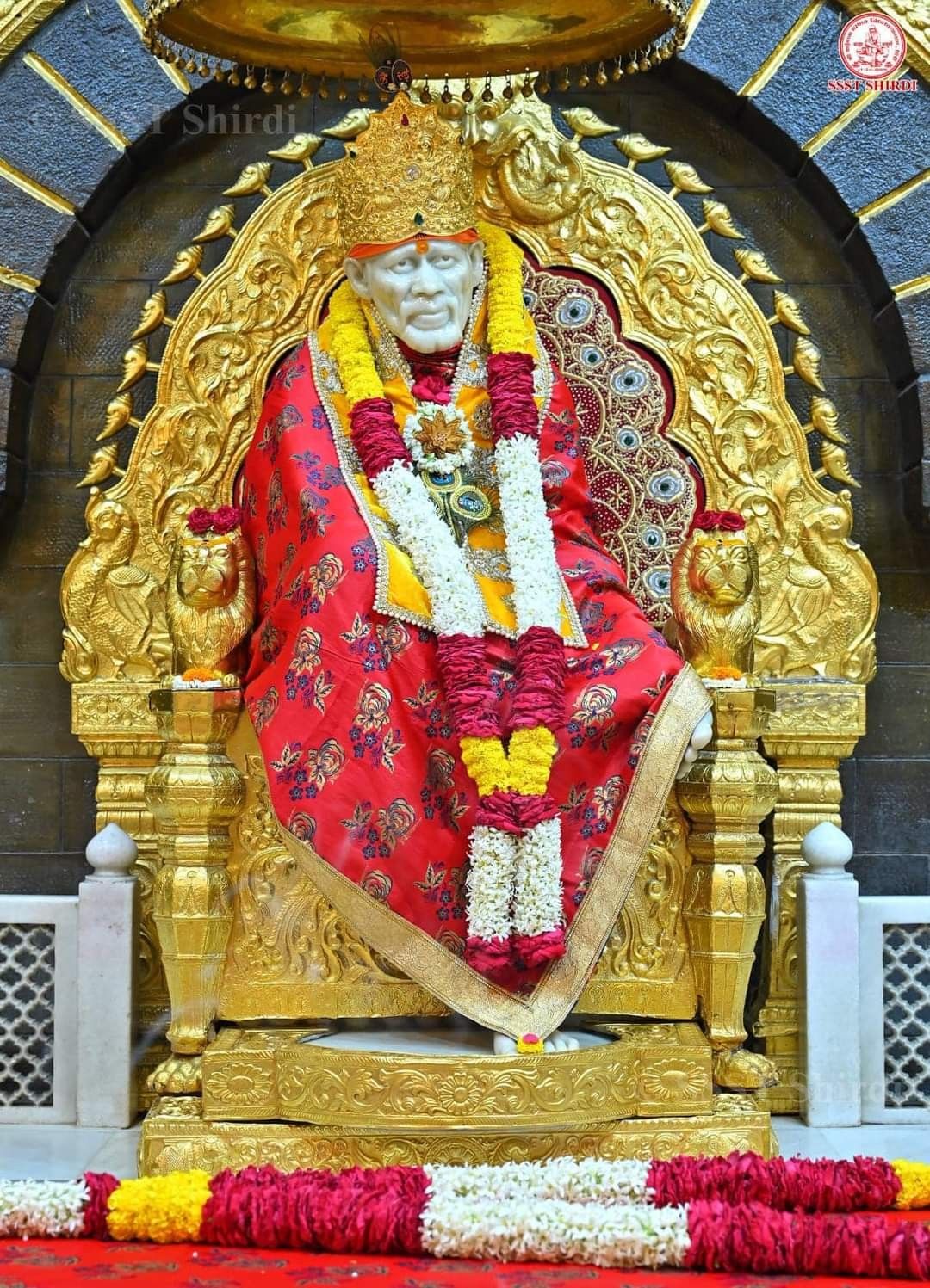 Sai Baba Shirdi idol floral blessing