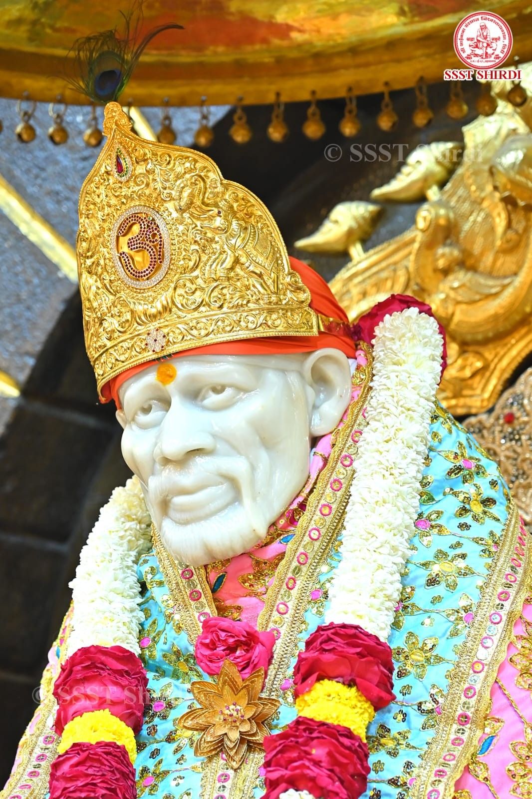 Sai Baba Shirdi radiant golden crown