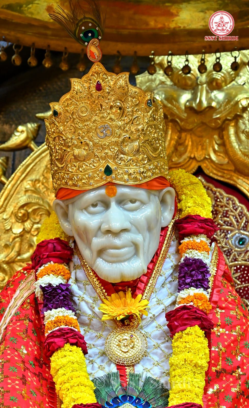 Sai Baba in golden crown, Shirdi