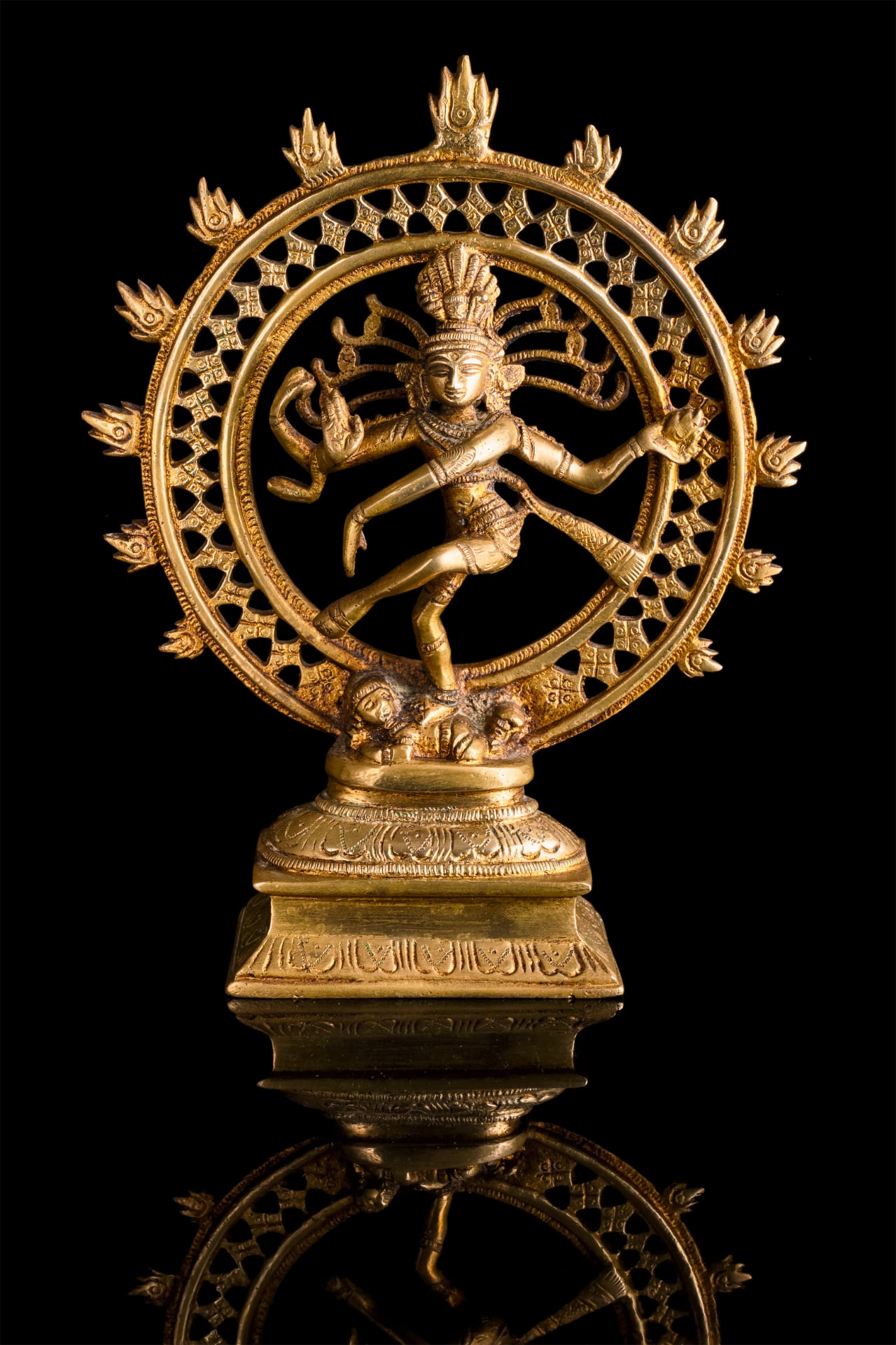 Golden Nataraja Shiva dancing sculpture