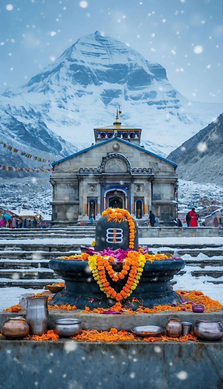 Kedarnath temple with shiva lingam in snow