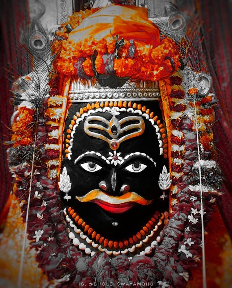 Intense portrait of Lord Shiva\'s face.
