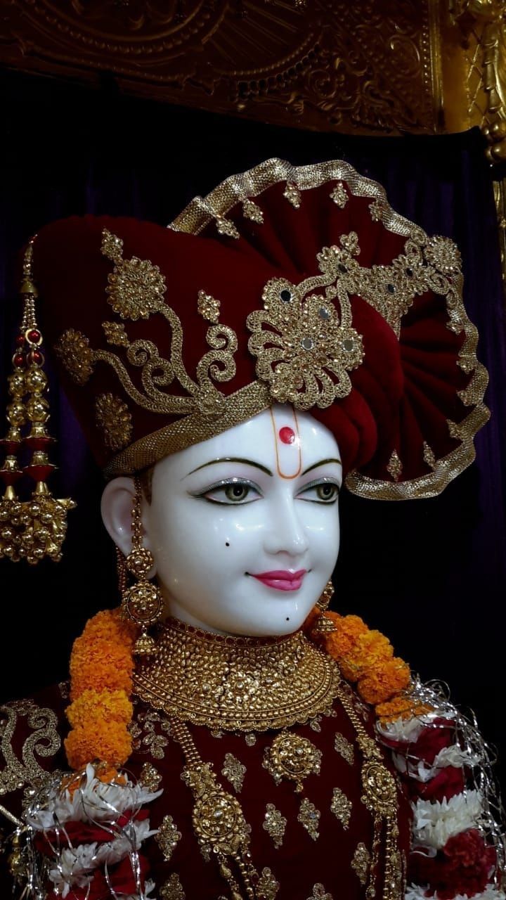 Swaminarayan Bhagwan\'s peaceful portrait.