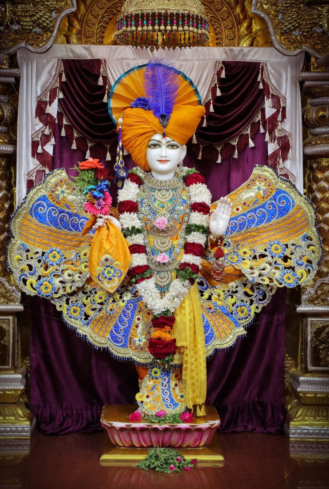 Swaminarayan Bhagwan adorned in regal attire