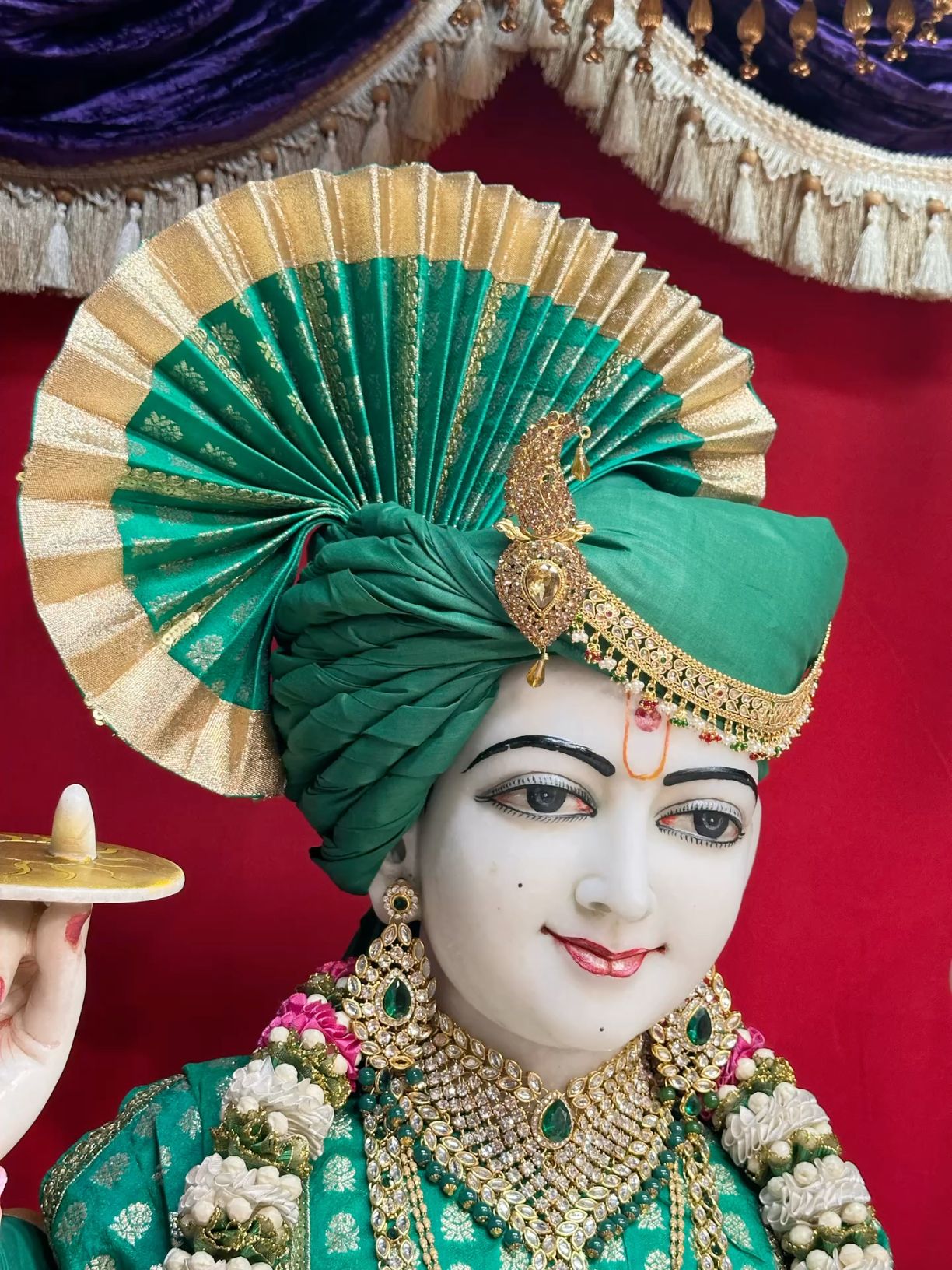 Swaminarayan with emerald turban, divine image