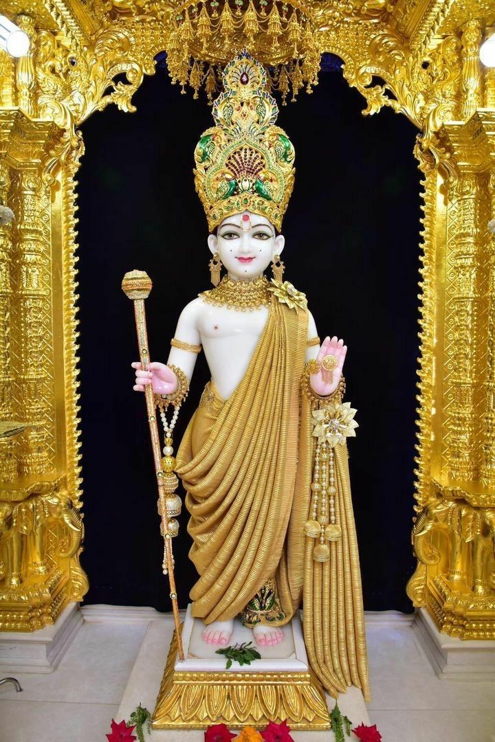 Shri Swaminarayan statue in golden temple