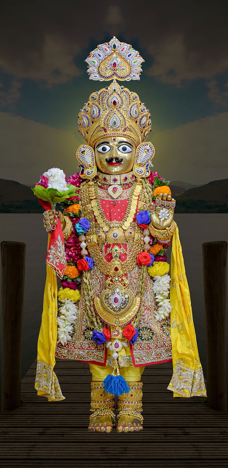 Swaminarayan Bhagwan in golden attire