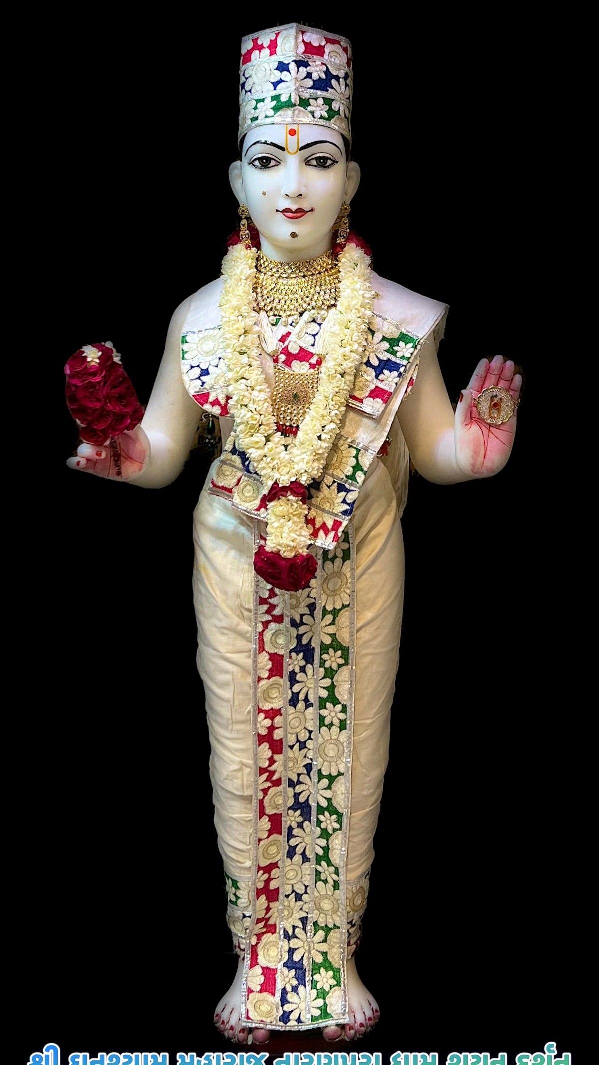 Shri Swaminarayan Bhagwan radiating grace