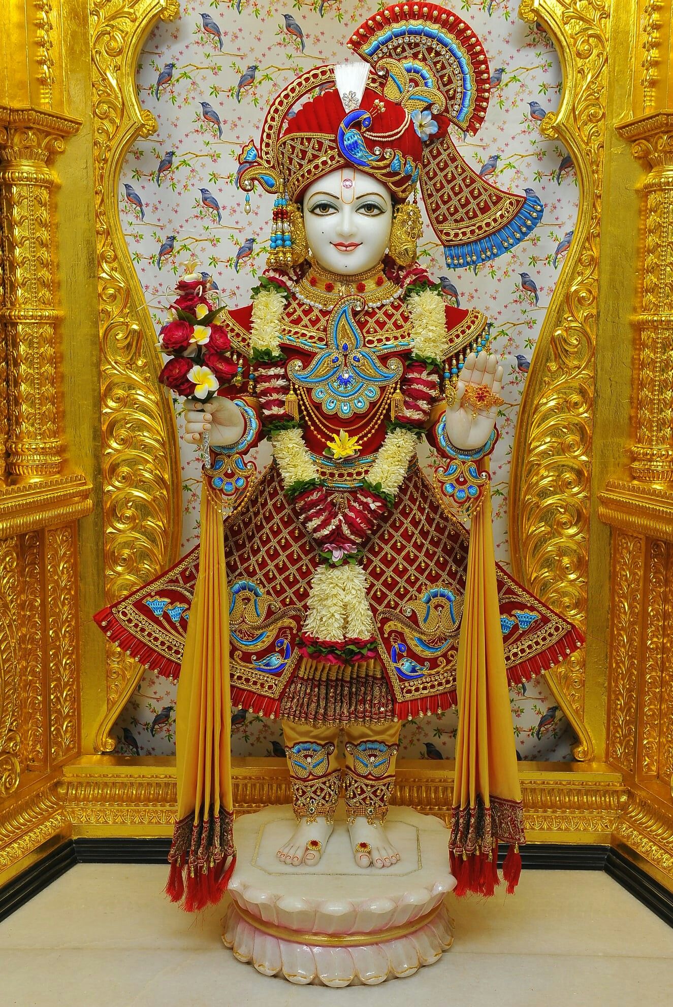 Swaminarayan Bhagwan richly adorned murti