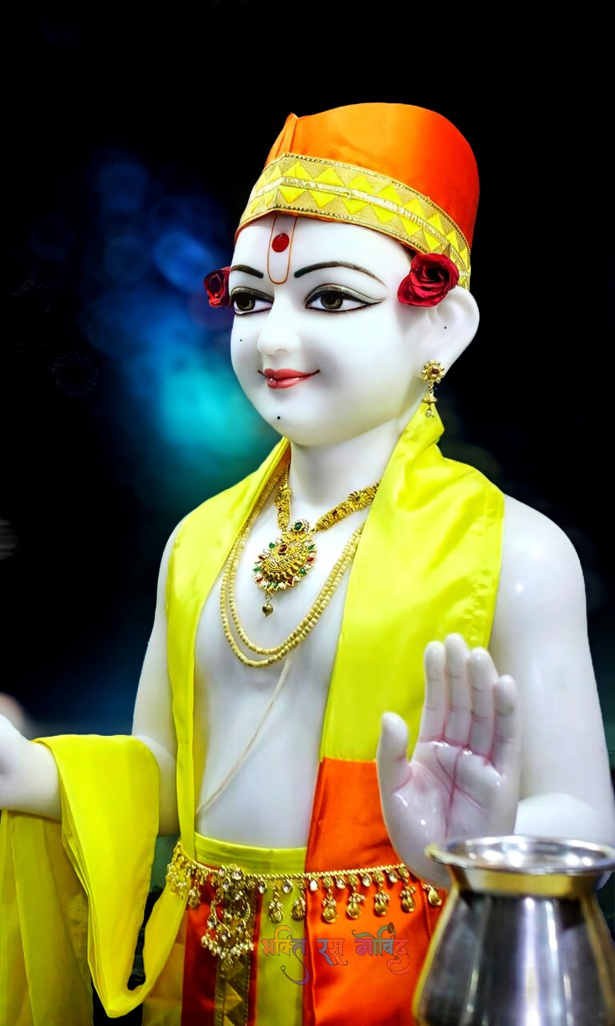 Beautiful Swaminarayan murti with serene expression