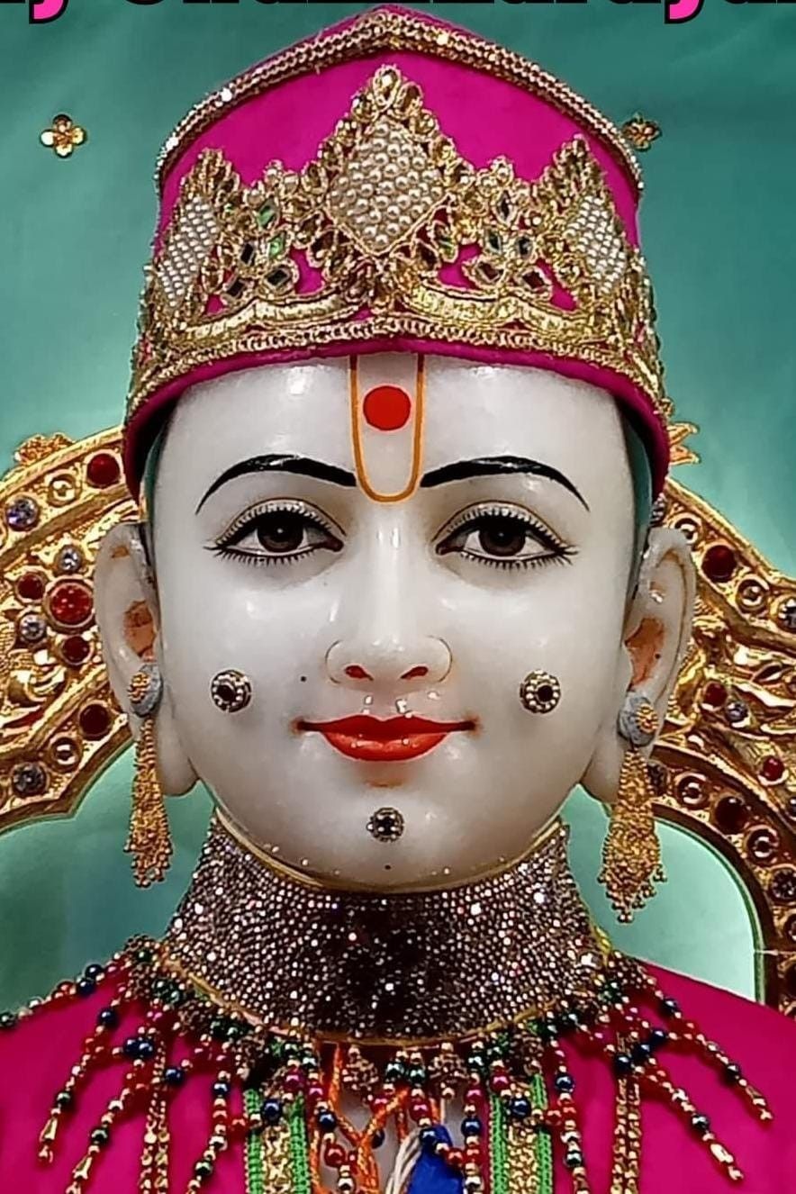 Close up of Swaminarayan\'s divine face