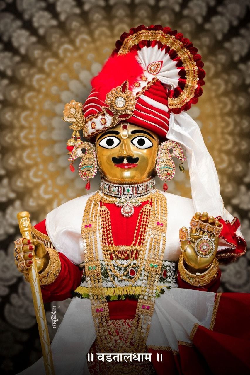 Swaminarayan adorned with gold jewelry