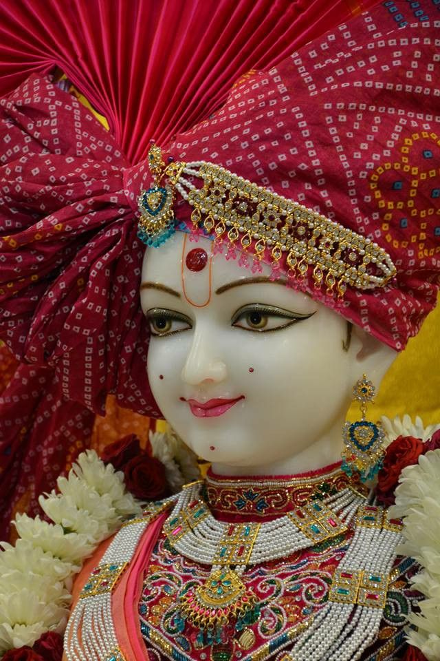 Close-up Swaminarayan statue with turban