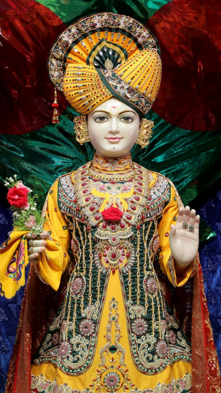 Swaminarayan Bhagwan in golden attire