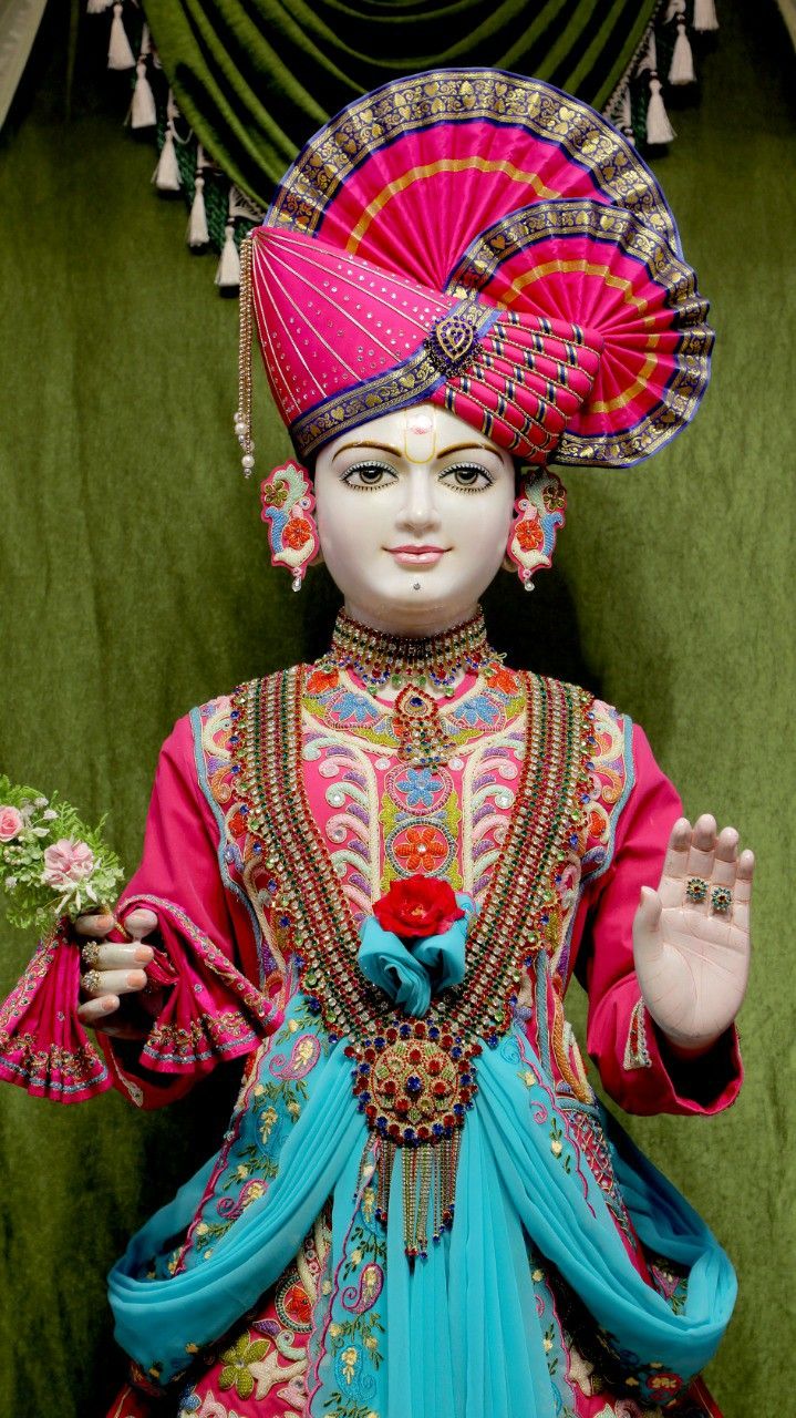 Swaminarayan Bhagwan with blessings hand