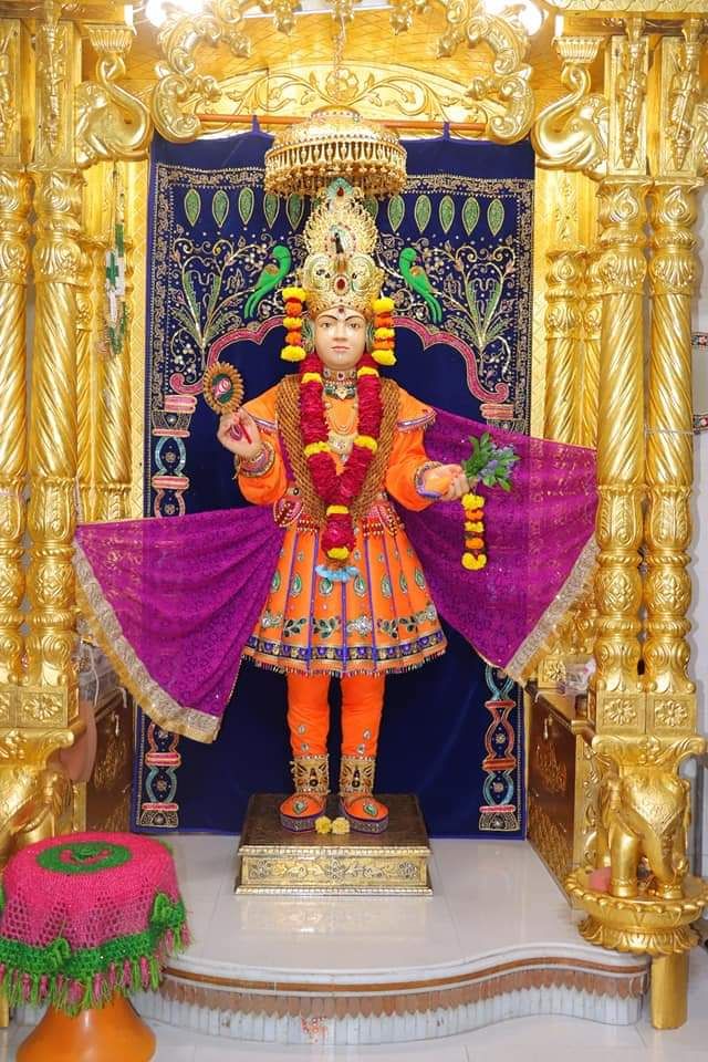 Swaminarayan statue temple devotional hinduism