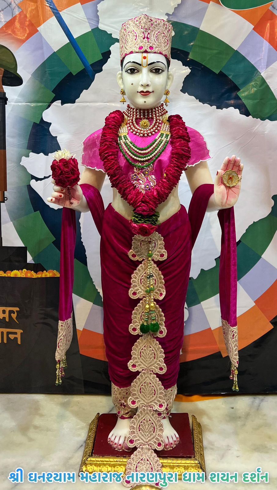 Swaminarayan Bhagwan adorned in jewels