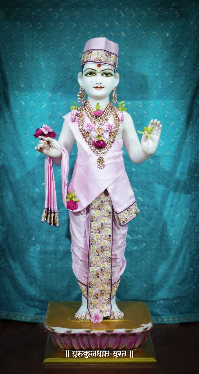 Swaminarayan Bhagwan with blessing pose
