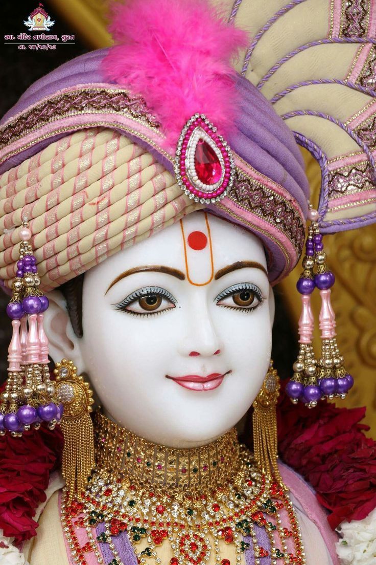 Close-up of Swaminarayan’s peaceful face.